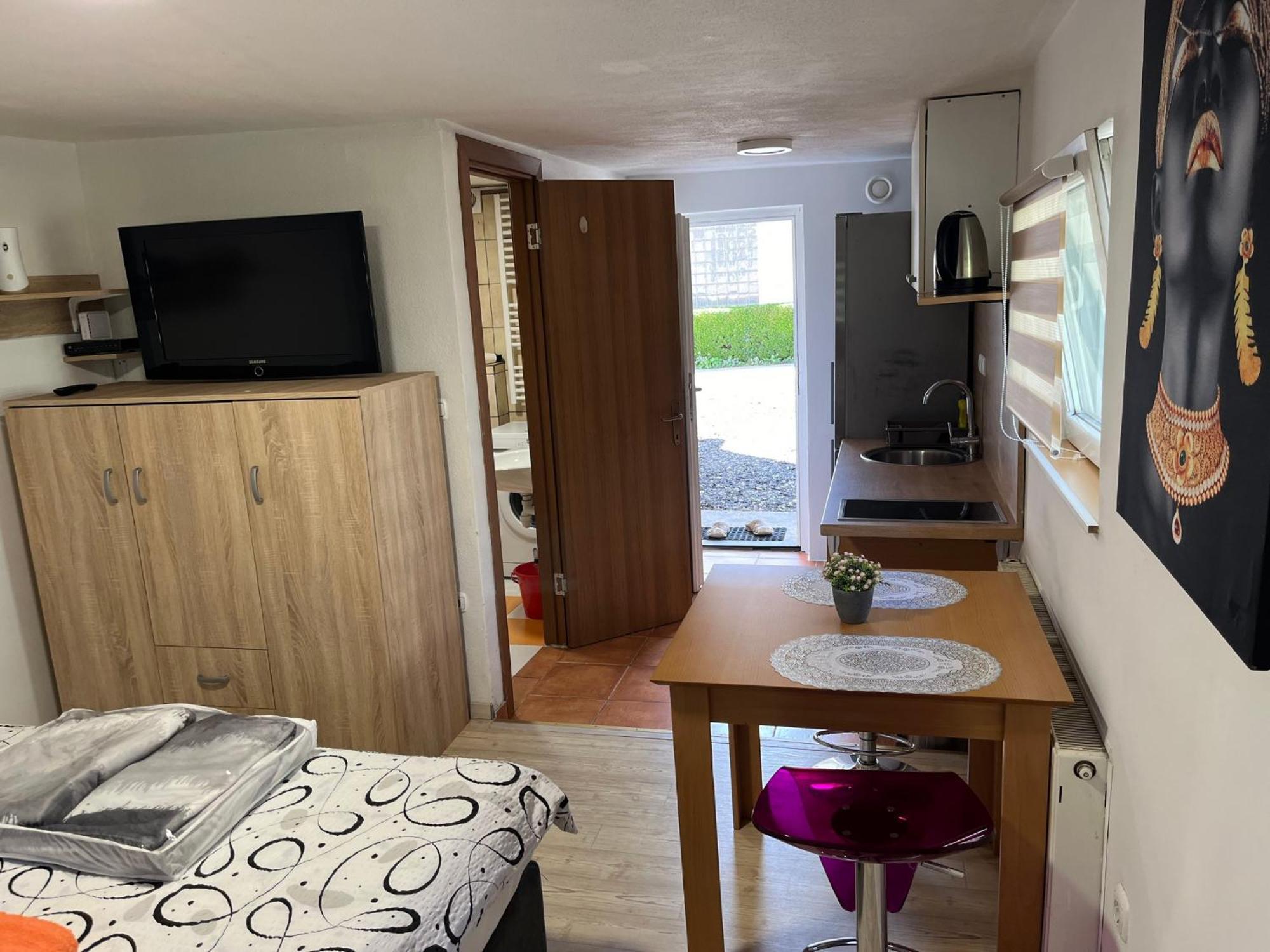 Apartments Malivojevic Zirovnica Екстериор снимка