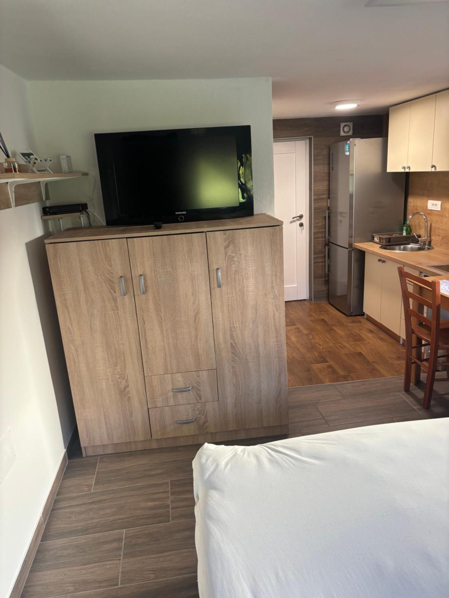Apartments Malivojevic Zirovnica Екстериор снимка