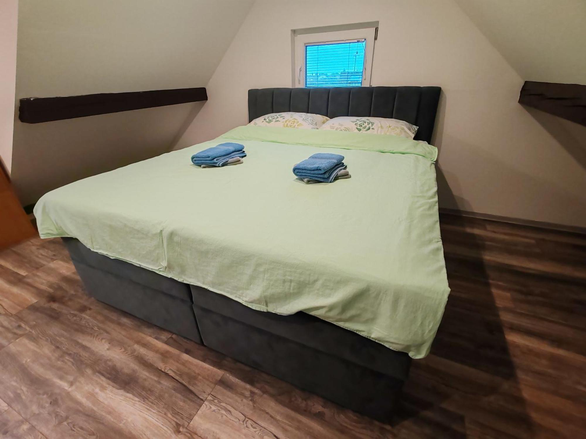 Apartments Malivojevic Zirovnica Екстериор снимка
