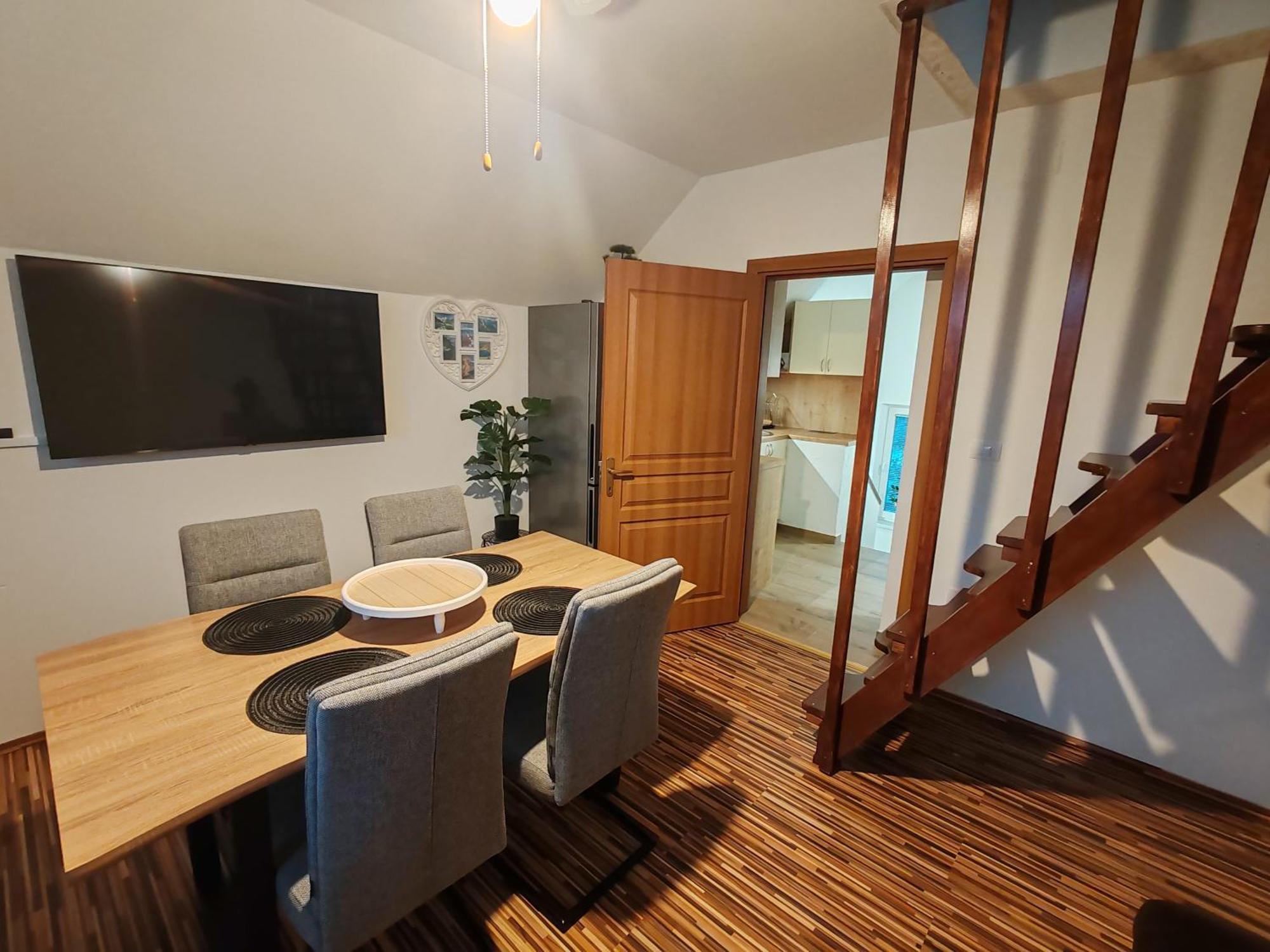 Apartments Malivojevic Zirovnica Екстериор снимка